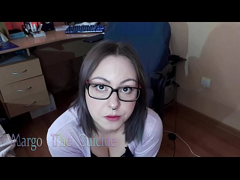 ❤️ Сексуальна дівчина в окулярах глибоко відсмоктує дилдо на камеру ❤❌ Домашнє порно у нас ️❤